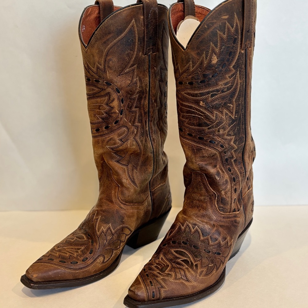 Dan Post Cowboy Boot Sidewinder Tan 7.5. Like New! Original box. 14” opening